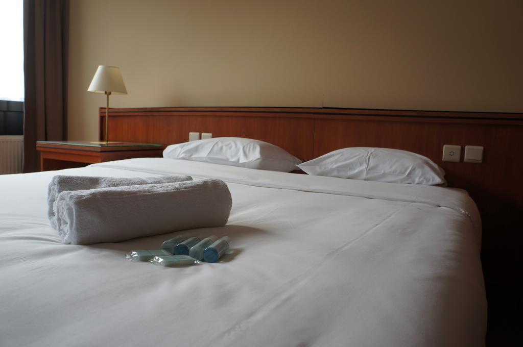 Hotel Aviation Saint-Gilles Zimmer foto